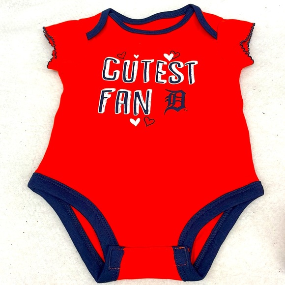 MLB Other - NEW!!! Detroit tigers baseball new onesie baby girl sz 0-3 mos